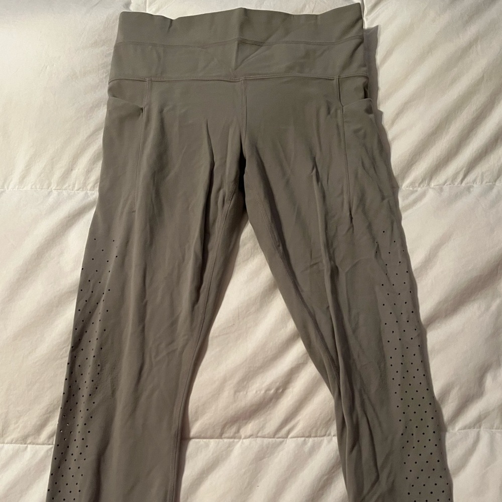 Grey Athleta cropped pants